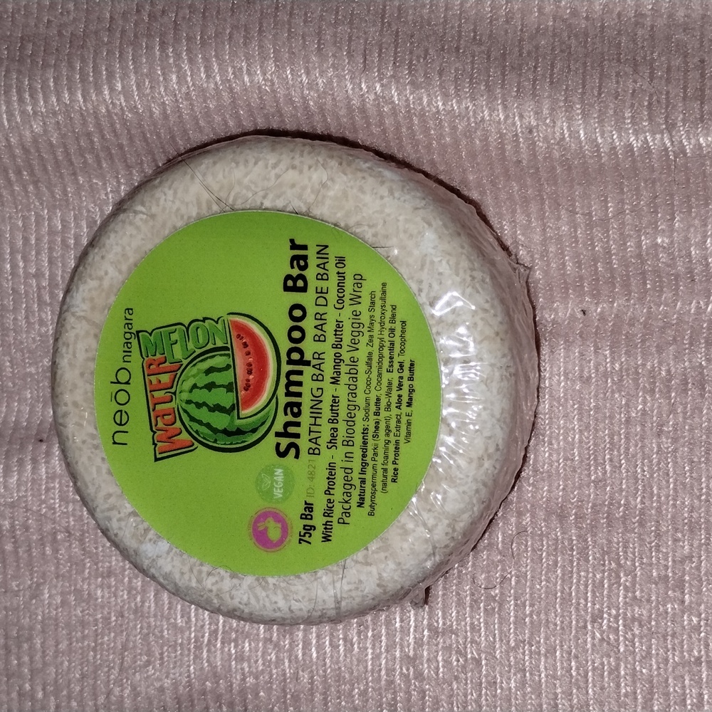 Neob Niagara Watermelon Shampoo Bar